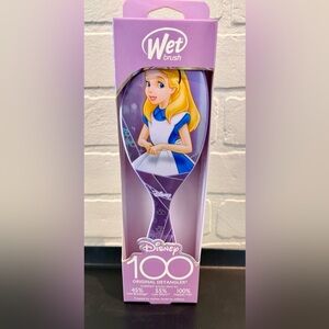 Disney Wet Brush with Alice in Wonderland